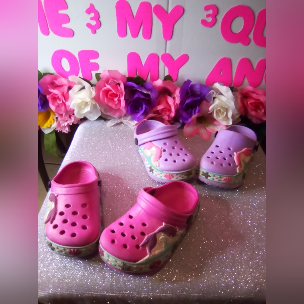 #205👉🏼2-Pairs Of Lil Girls "Off Bran Crocs"